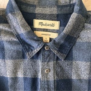 Madewell Men’s blue check long sleeve casual button down